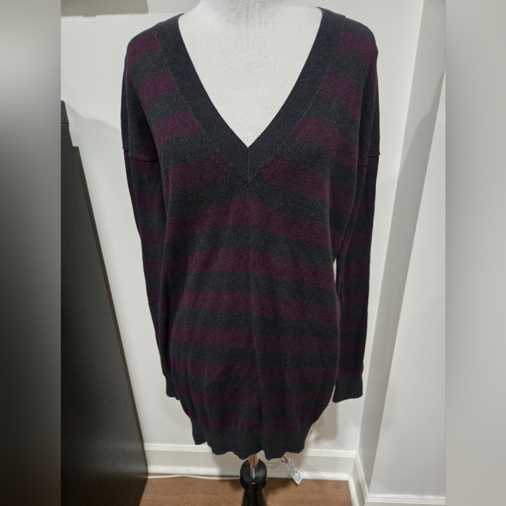 GAP Long V-Neck Striped Sweater Small Tall
